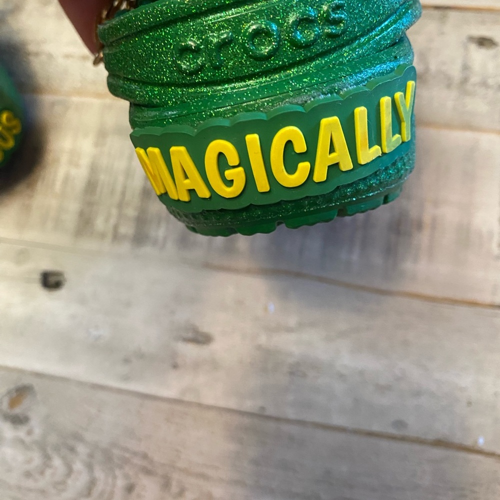 CROCS “Lucky Charms” Kids Unisex Clogs Size 11 Green Glitter Charms Like New - Picture 15 of 15